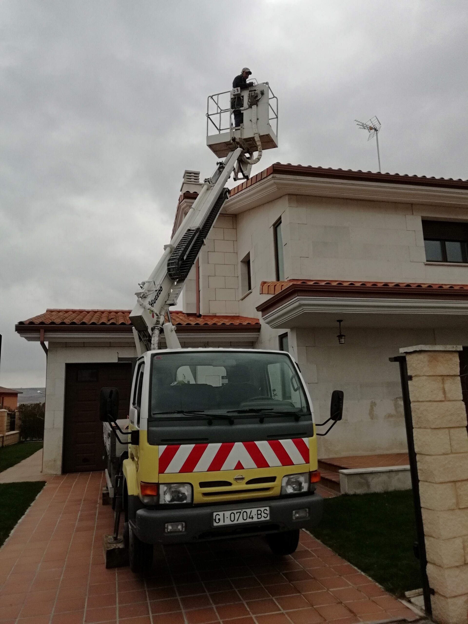 Servicio urgente de reparaciones de cubiertas en Bilbao